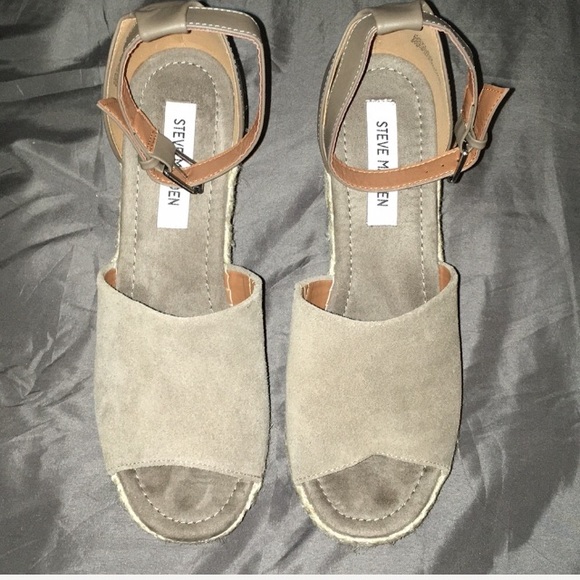 Steve Madden Taupe Suede wedge sandal *firm price* - Picture 5 of 8